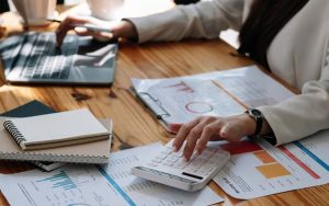 8 Ways on How to Become an Accounts Payable Clerk